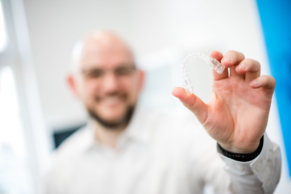 pham-miehe-privatpraxis-invisalign-duesseldorf-invisalign-v1 pham-miehe- privatpraxis-invisalign-duesseldorf-invisalign-v1