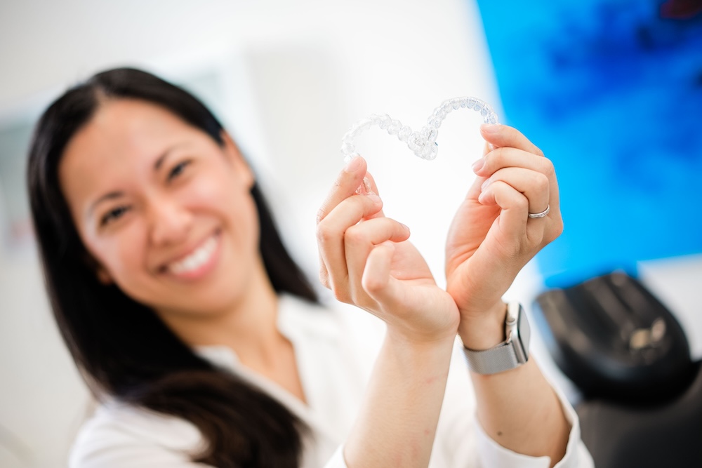 privatpraxis-invisalign-duesseldorf-aligner-jugendliche privatpraxis-invisalign-duesseldorf-aligner-jugendliche